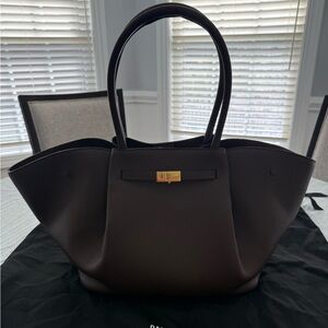 Demellier New York Tote in Mocha